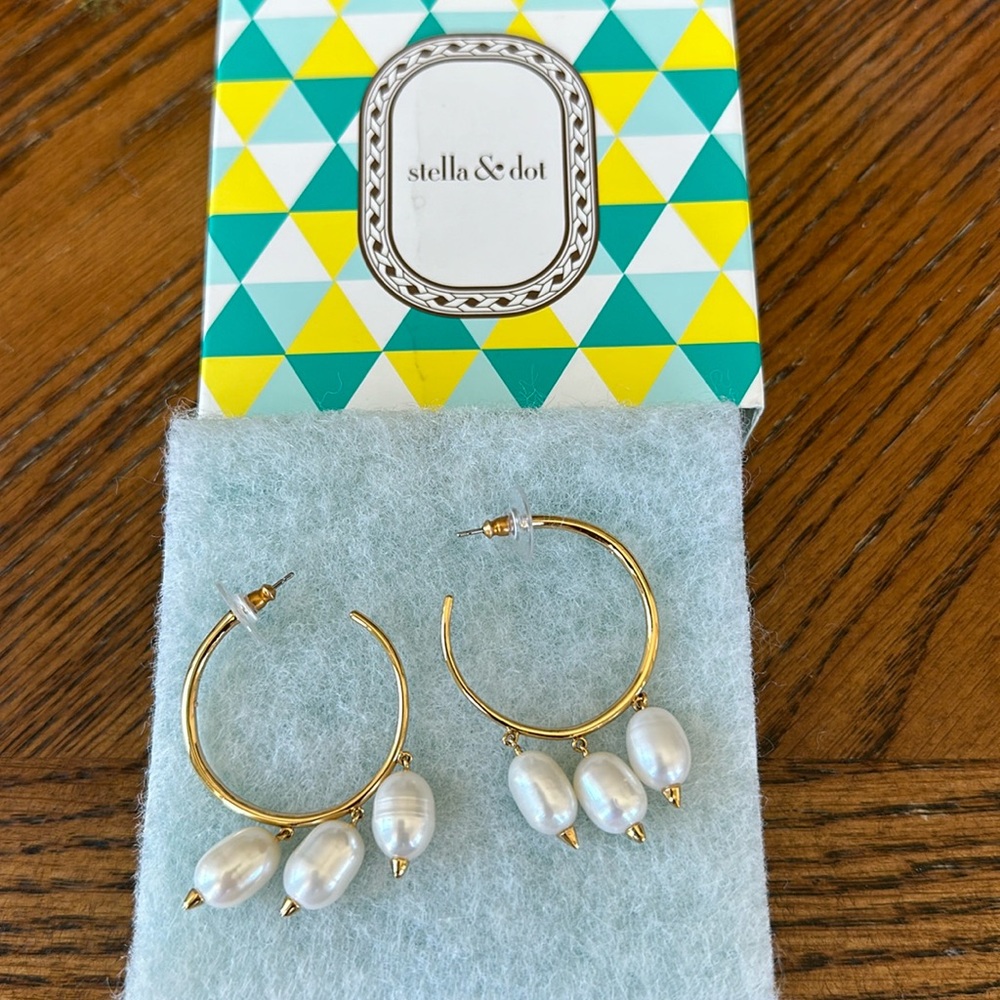 Stella & Dot Pearl Hoop Earrings